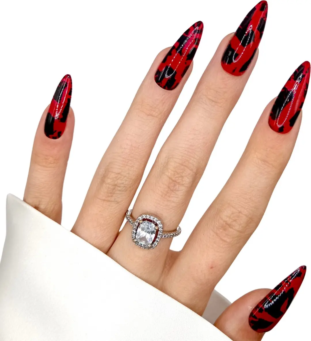 SD Press on Nails No. 43 Bad Blood XL Stiletto - 20 Stuks - Rood/Zwart Crackle