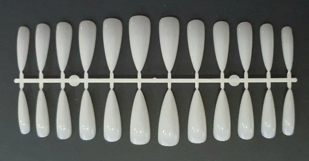 Korneliya Press On Show Tips Baby Stiletto Naturel - 504 Stuks