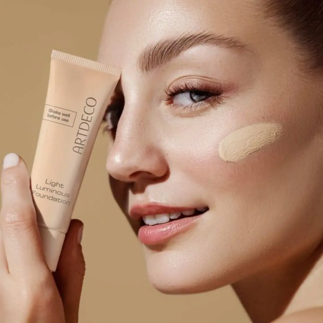 Artdeco Light Luminous Foundation 14 Warm Beige Sand - 25ml