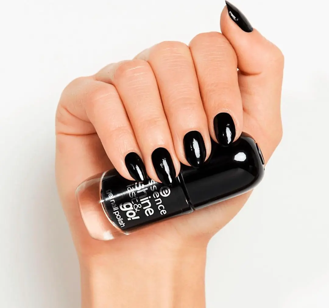 Essence Nagellak Black Is Back 8ml