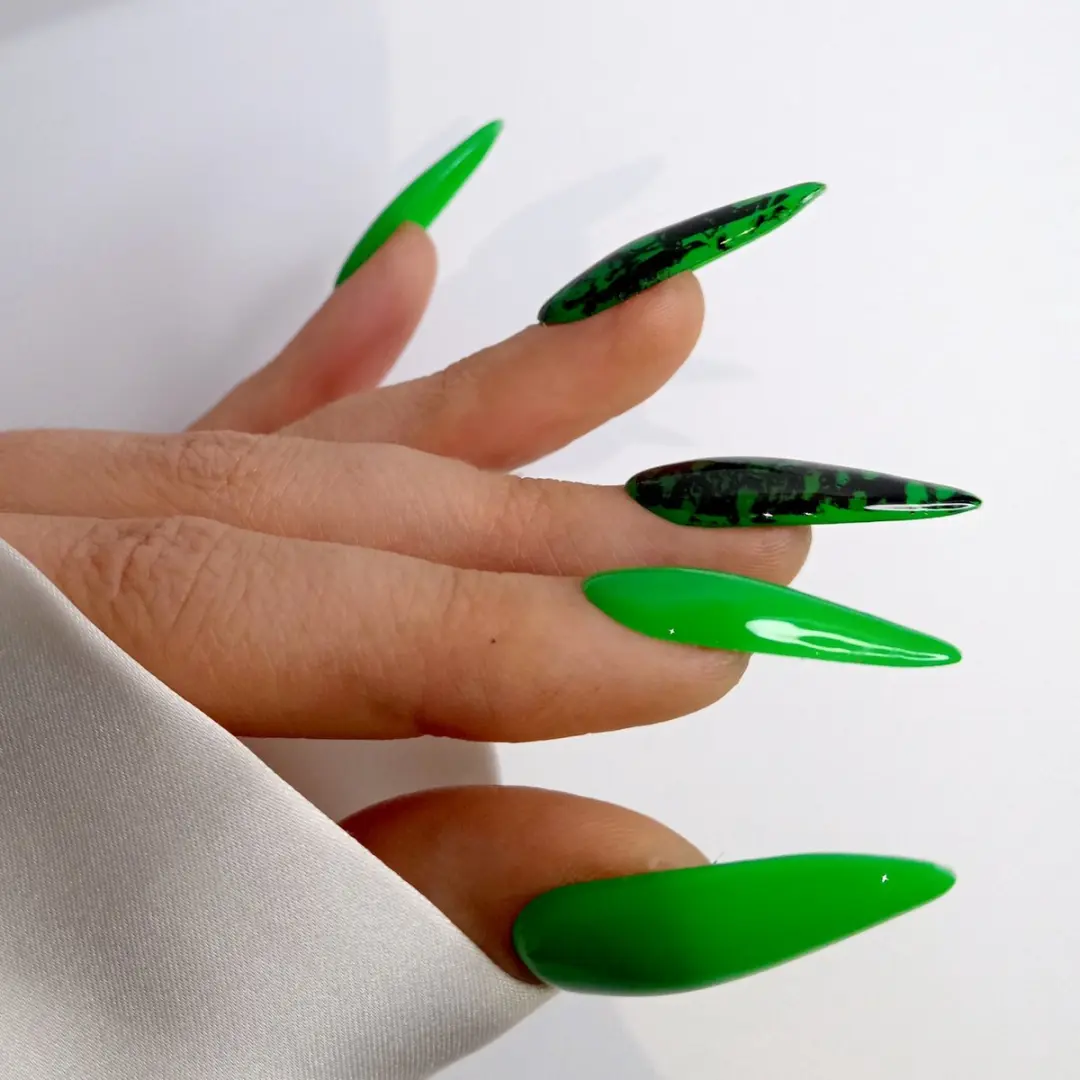 SD Press on Nails B-158 Plaknagels XL Stiletto - Groen/Zwart Print - 20 Stuks