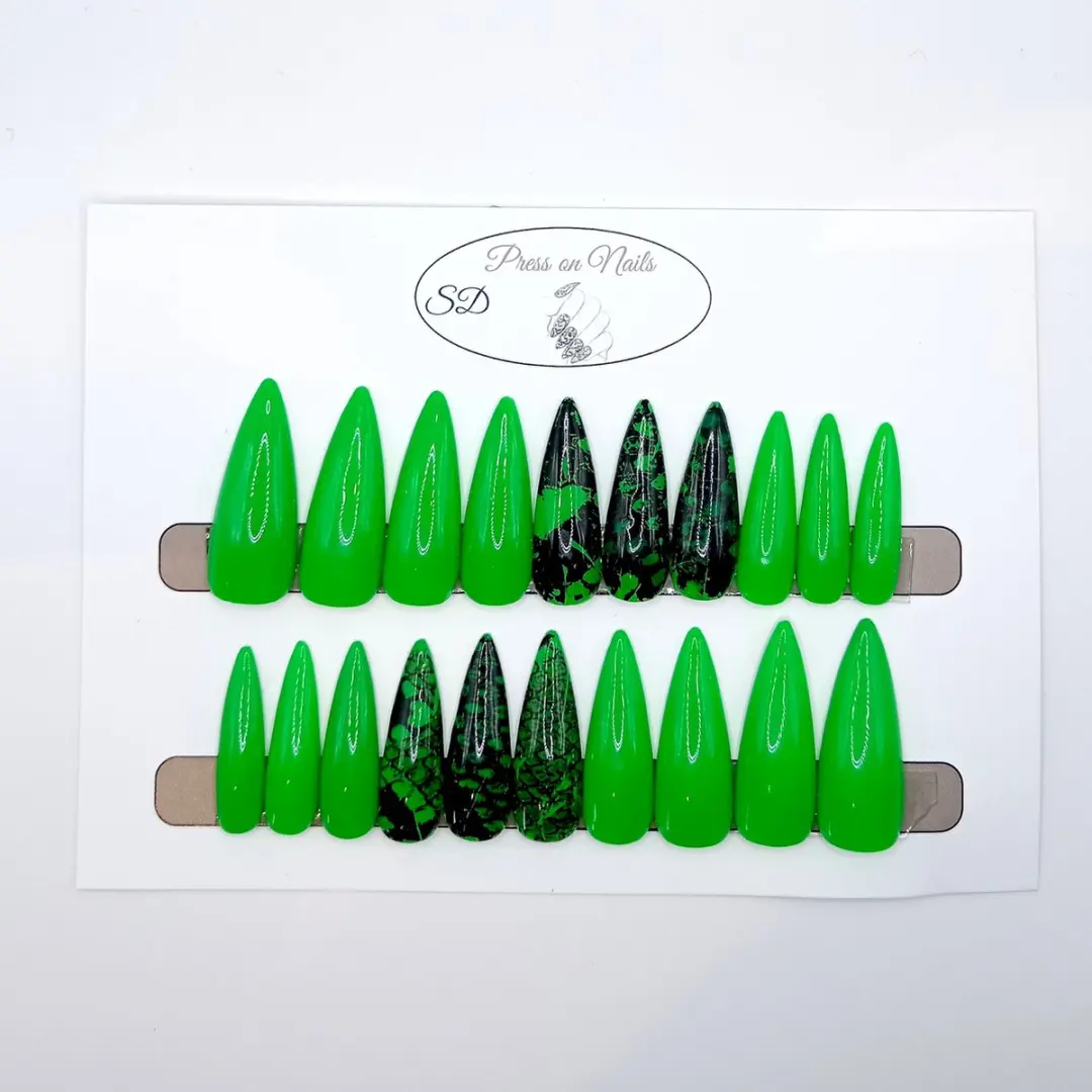 SD Press on Nails B-158 Plaknagels XL Stiletto - Groen/Zwart Print - 20 Stuks