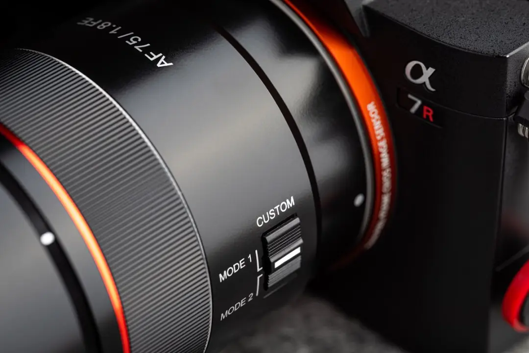 Samyang AF 75mm F1.8 Sony E Objectief - 58mm