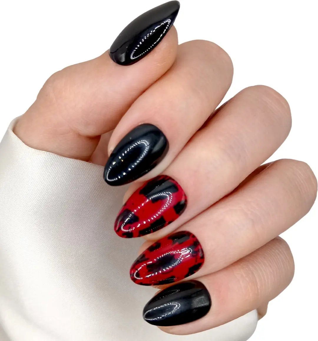 SD Press on Nails B-232 Plaknagels XS Stiletto - Zwart Rood - 20 Stuks