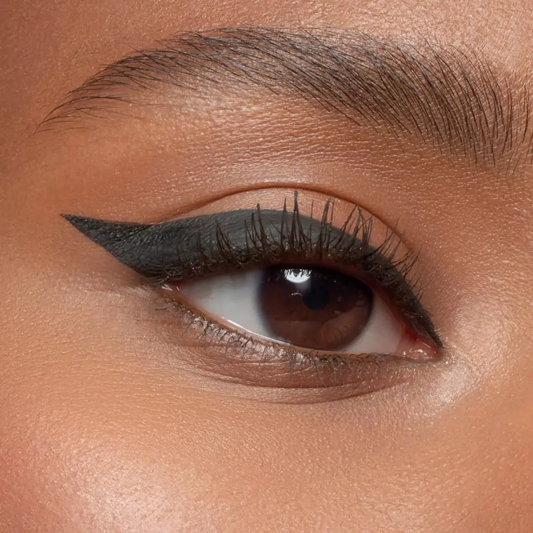 Essence Dip Eyeliner Waterproof 24h - 01 Black - 3ml