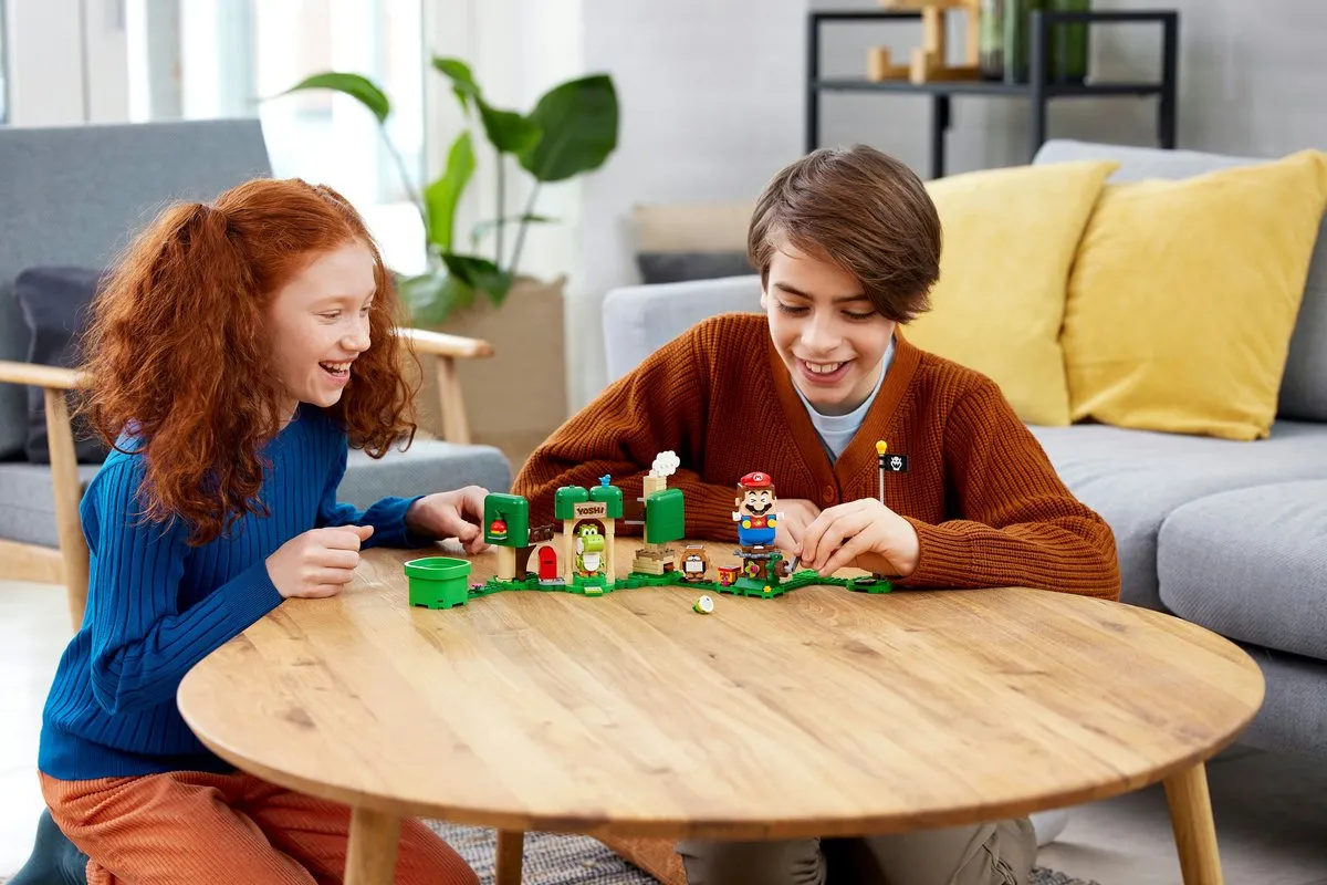 LEGO Super Mario Yoshi’s Cadeauhuisje 71406 - Meerkleurig