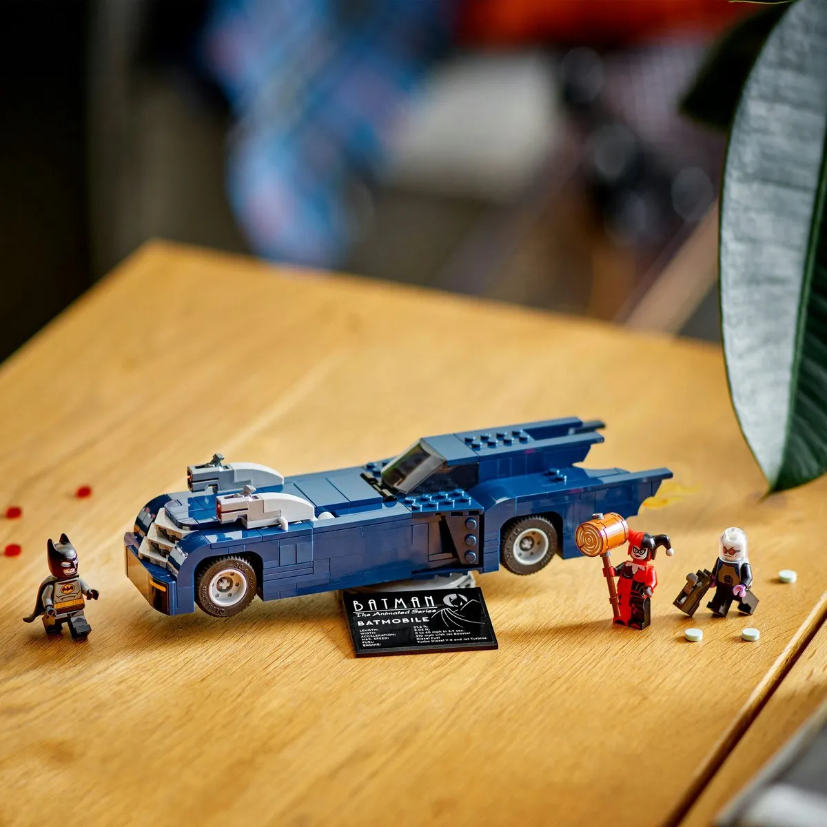 LEGO DC Batman Batmobile vs Harley Quinn 76274
