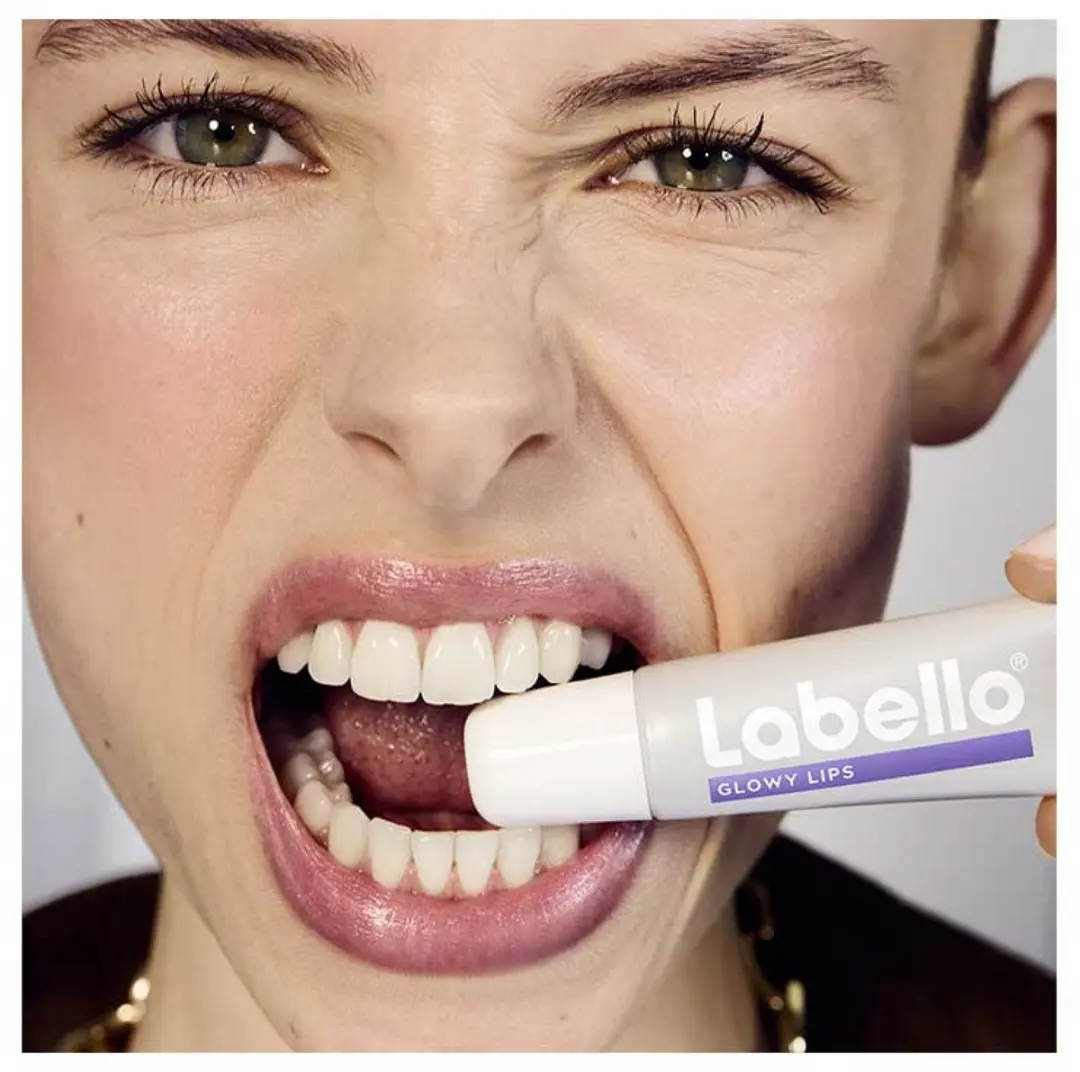 Labello Glowy Lips Lippenbalsem 10ml - afbeelding 6 van 6
