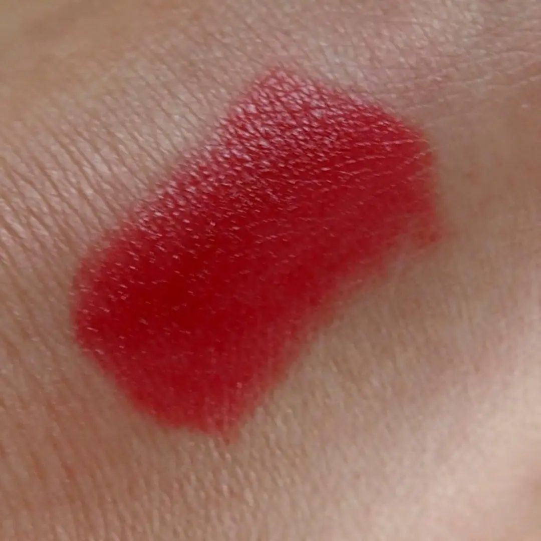 Makeup Revolution Iconic Pro Lipstick Propaganda Rood
