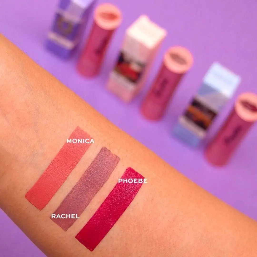 Makeup Revolution Monica Lippenstift - Peachy roze