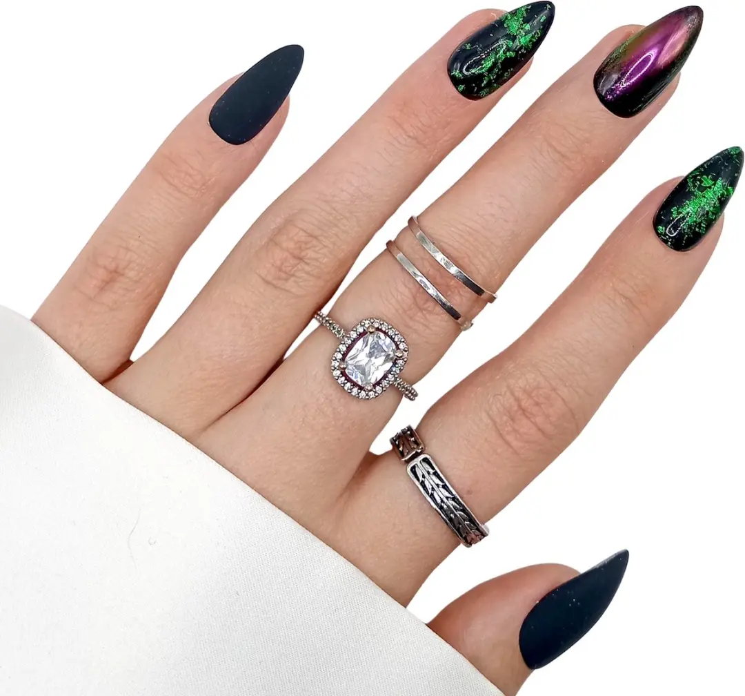 SD Press on Nails B-155 Plaknagels Medium Stiletto - Matte Zwart Groen - 20 Stuks