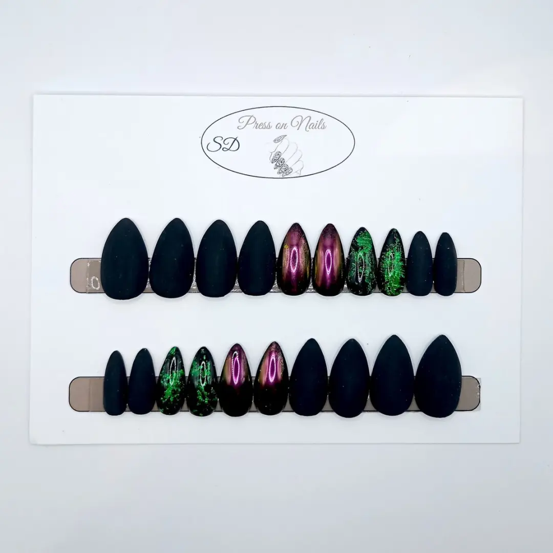 SD Press on Nails B-155 Plaknagels Medium Stiletto - Matte Zwart Groen - 20 Stuks