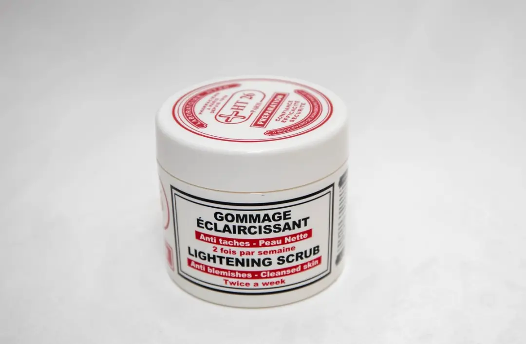 HT 26 Paris Lightening Scrub 210ml
