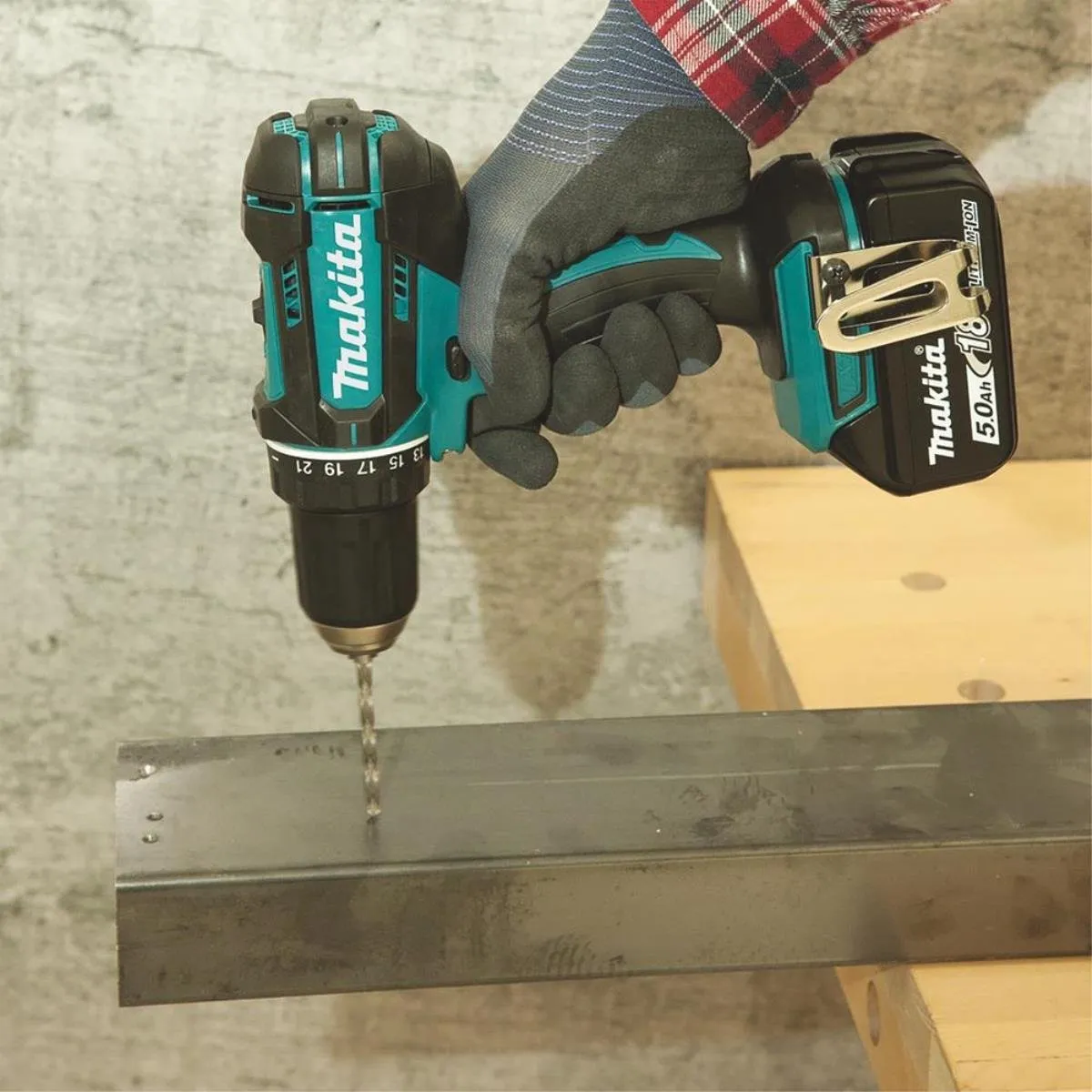 Makita DDF482RFEB Accuboormachine 18V - 21 standen - 2x 3000mAh - afbeelding 3 van 6