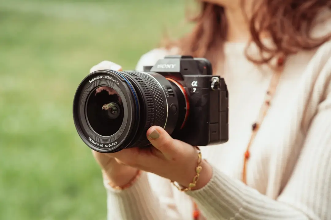 Samyang AF 14-24mm F2.8 Sony FE - 77mm - Zwart