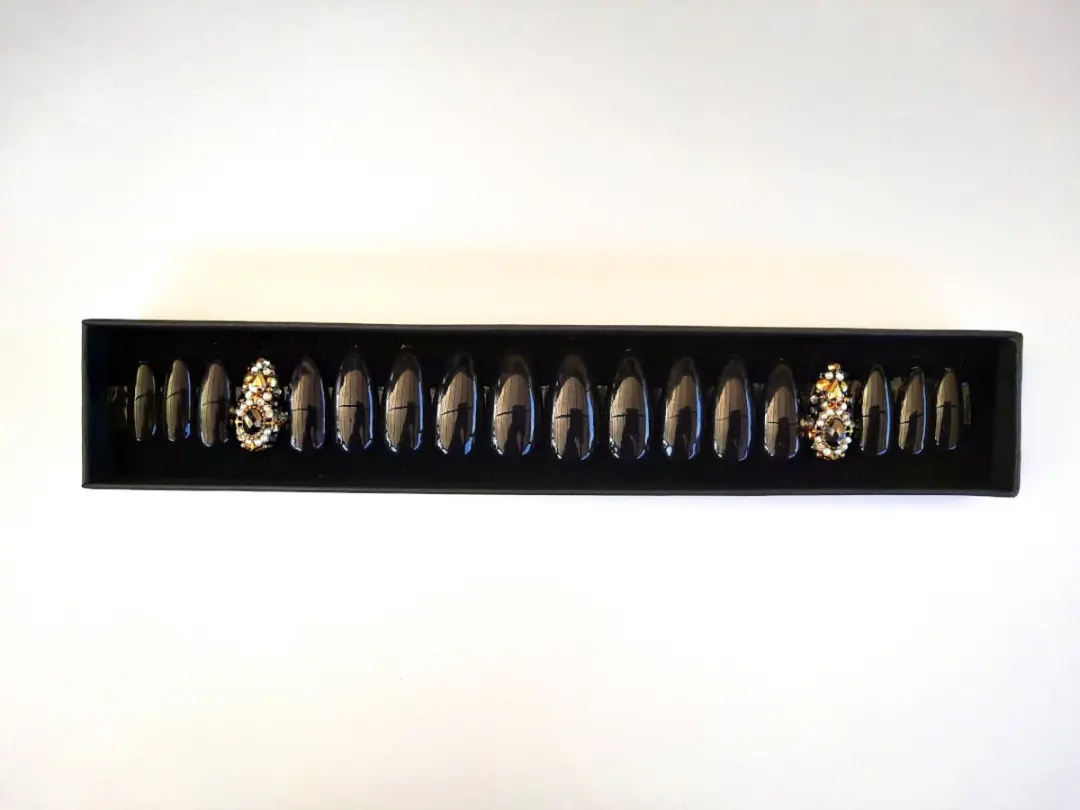 SD Press on Nails No 25 Gold Plated Stiletto Nagels - 20 Stuks - Full Bling