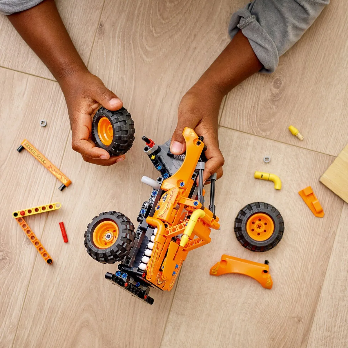LEGO Technic El Toro Loco 42135 - 247 Stukken - Meerkleurig