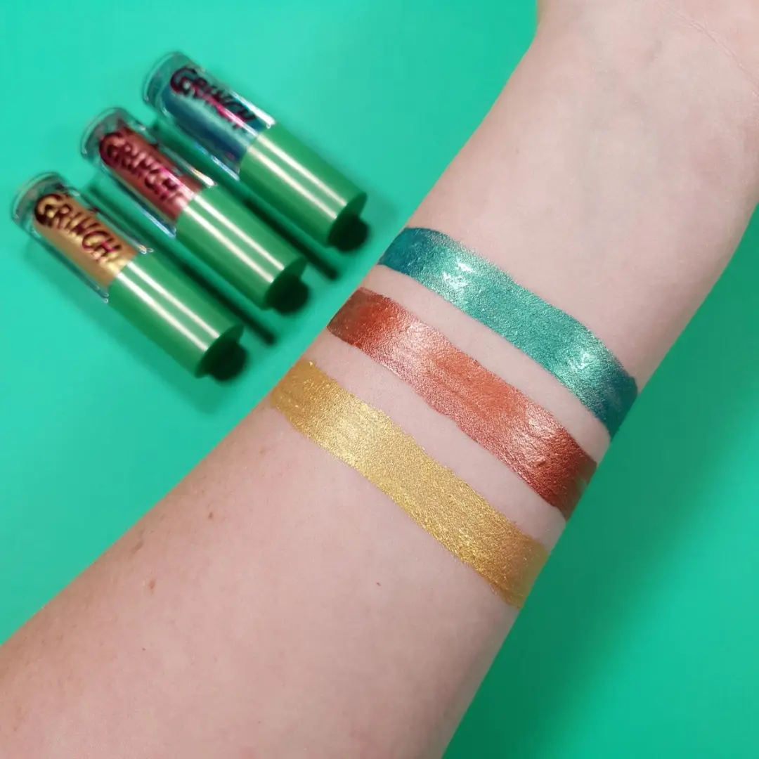 Makeup Revolution x The Grinch Don't Give A Grinch Liquid Eyeshadow - 3x5.4ml