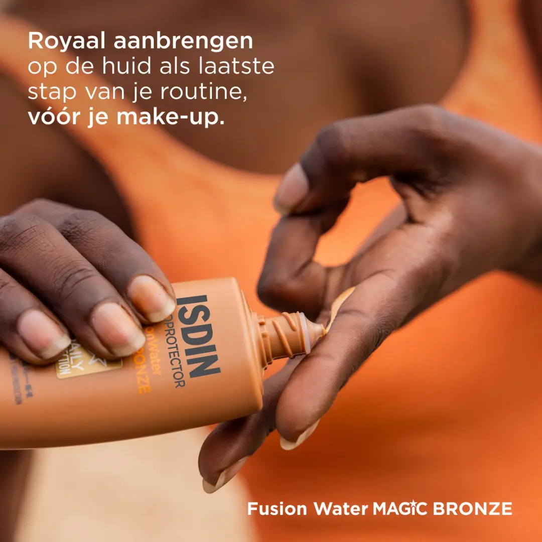 Isdin Fusion Water Color Bronze SPF50+ Zonnebrand 50ml - afbeelding 6 van 6