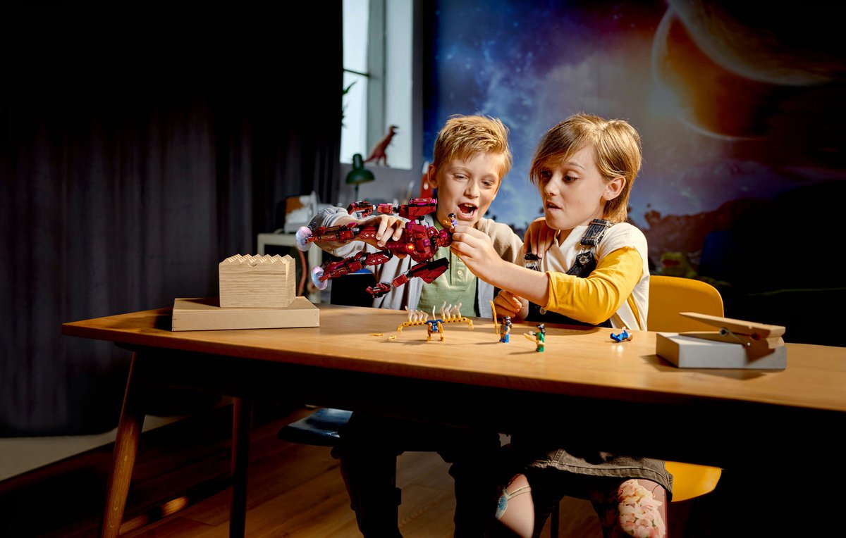 LEGO Marvel The Eternals in de Schaduw van Arishem - 76155