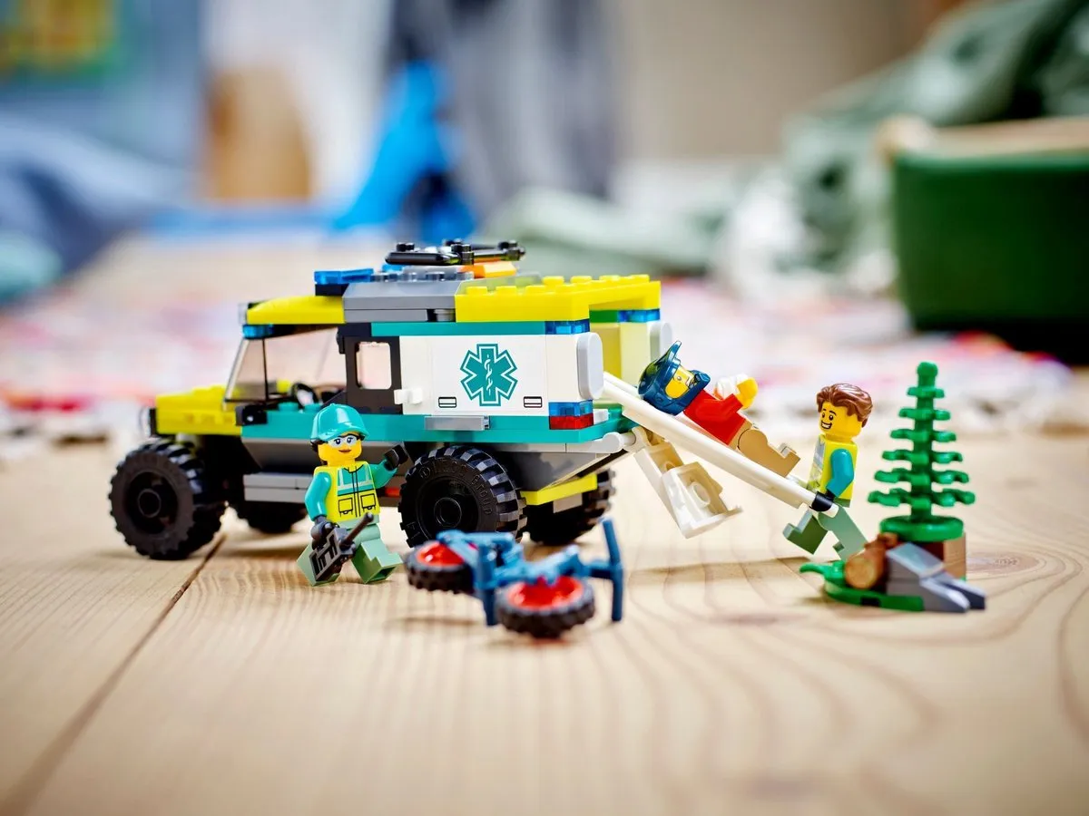 LEGO City 4x4 Terreinambulance 40582 - 162 Stukken - afbeelding 6 van 6
