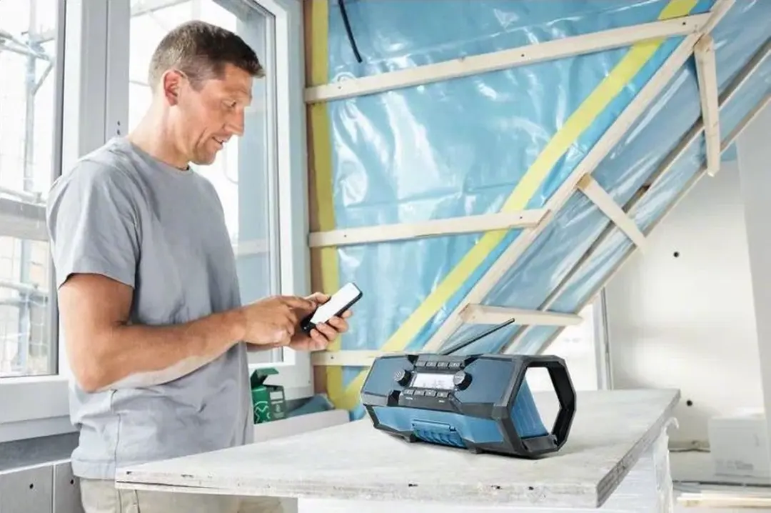 Bosch Professional GPB 18V-2 C Bouwradio - Blauw