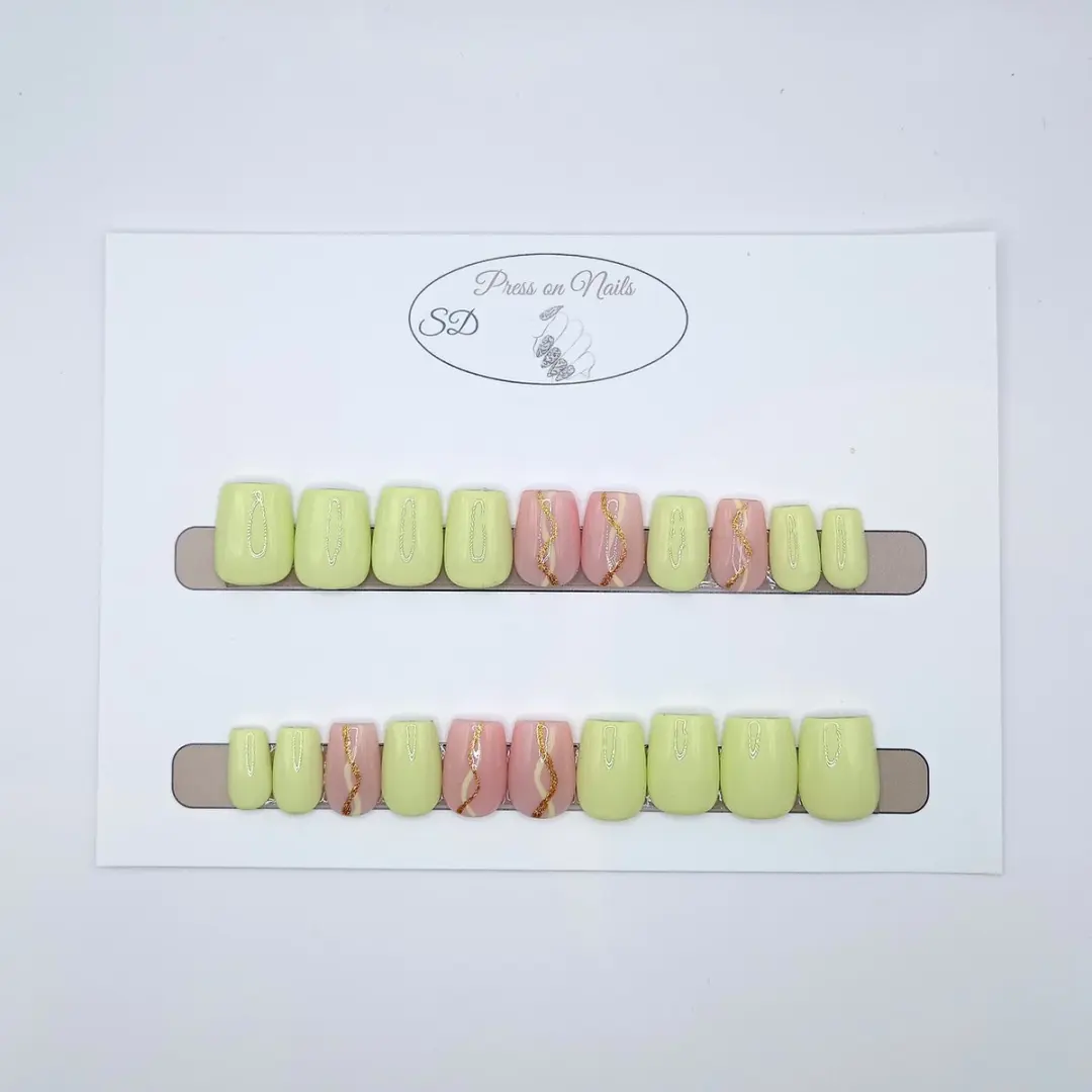 SD Press on Nails B-125 Pastel Geelgroen Nagelset - XS Coffin Nepnagels