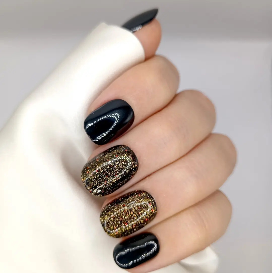 SD Press on Nails Zwart Glitter Goud Nagelset - 20 Stuks - XS