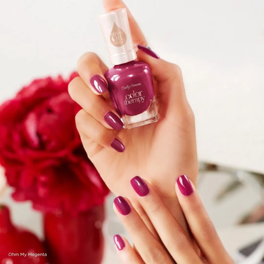 Sally Hansen Color Therapy Unwine'd Nagellak 370 - Rood - 14.7ml