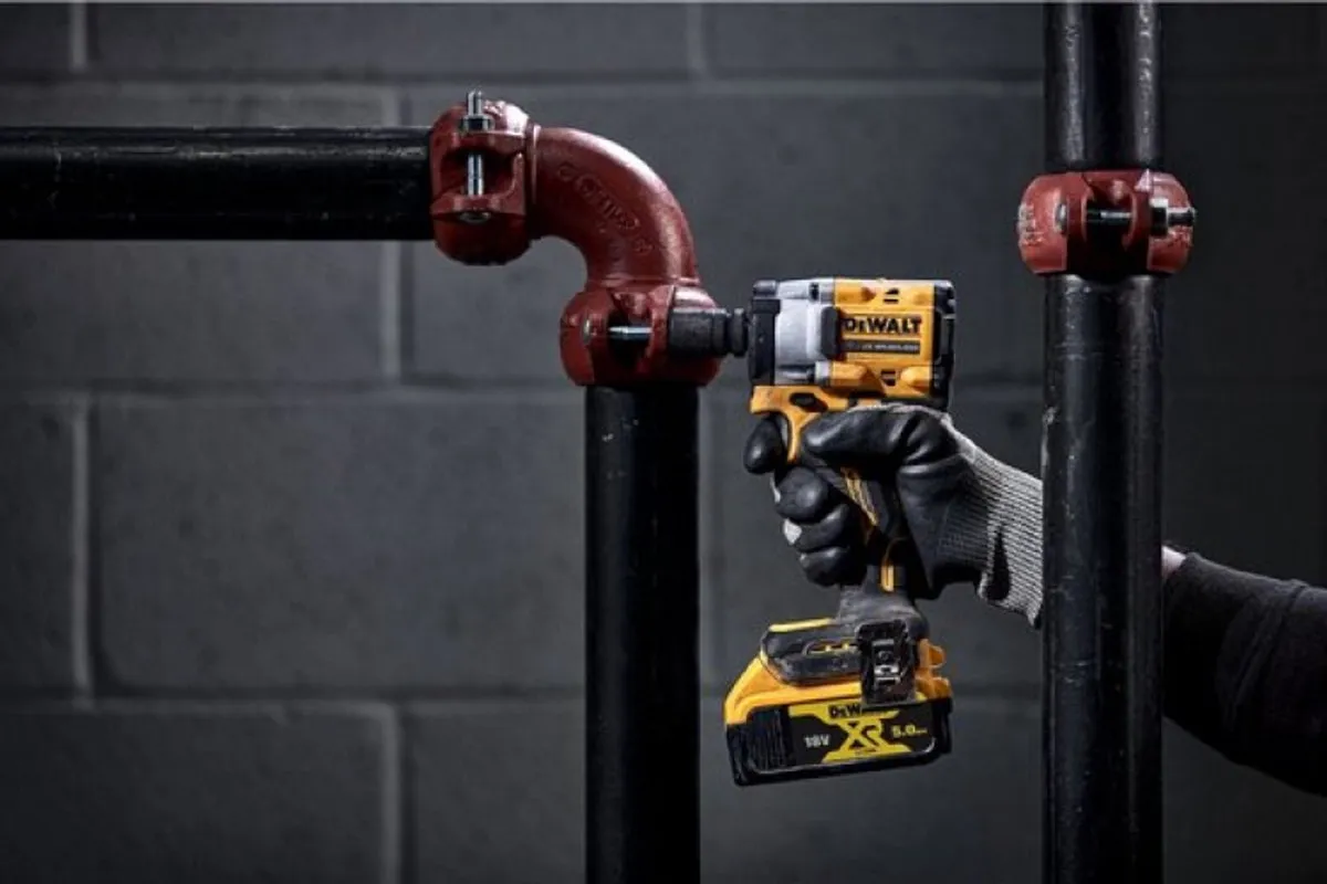 DeWalt DCF923N Slagmoersleutel 406Nm 18V XR - 3/8" - afbeelding 6 van 6