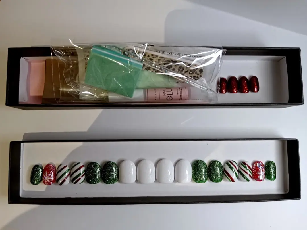 SD Press on Nails Kerst Plaknagels 20 Stuks - Rood/ Groen/ Wit