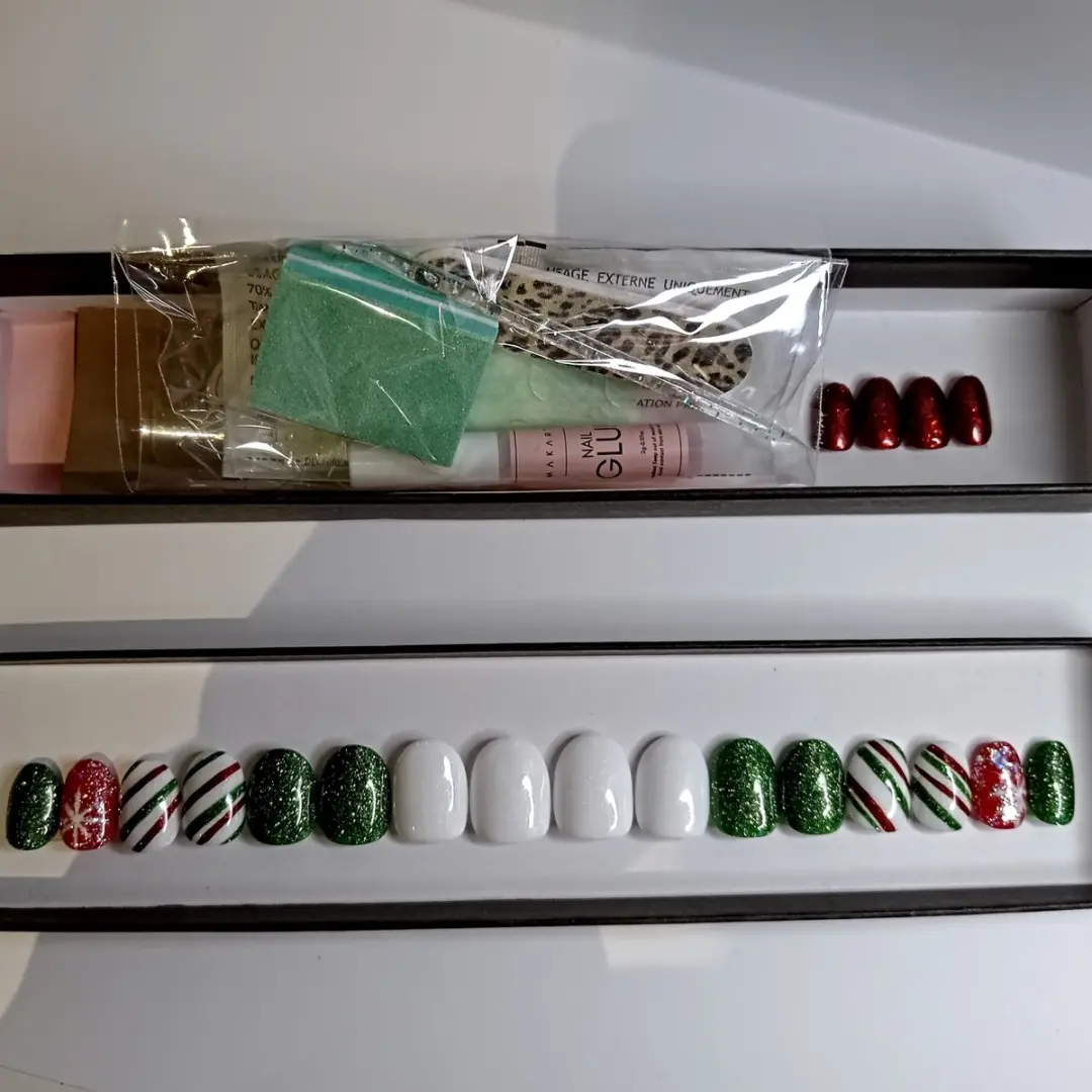 SD Press on Nails Kerst Plaknagels 20 Stuks - Rood/ Groen/ Wit