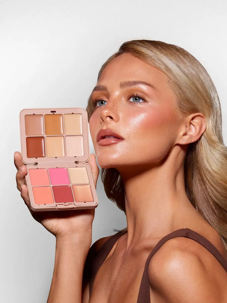 Sosu Canvas Complexion Palette Medium - 26.4g