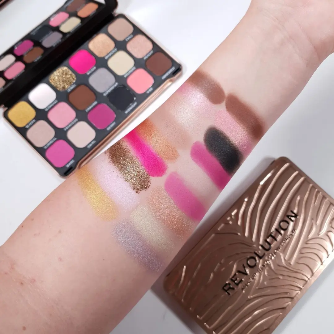 Makeup Revolution Forever Flawless Bare Pink Oogschaduw Palette - 18 Kleuren
