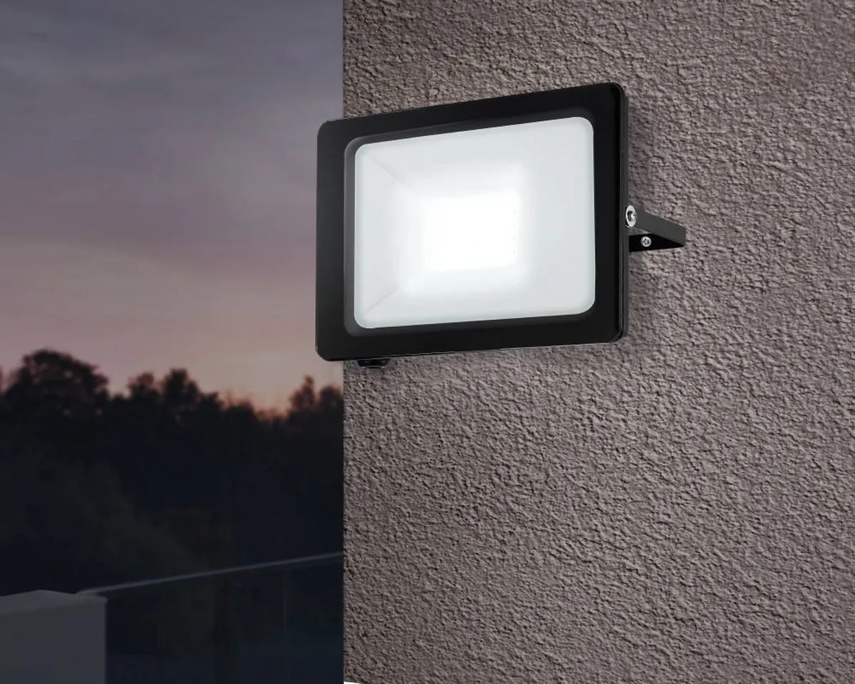Eglo Faedo 3 Wandlamp Buiten LED 27cm - Zwart