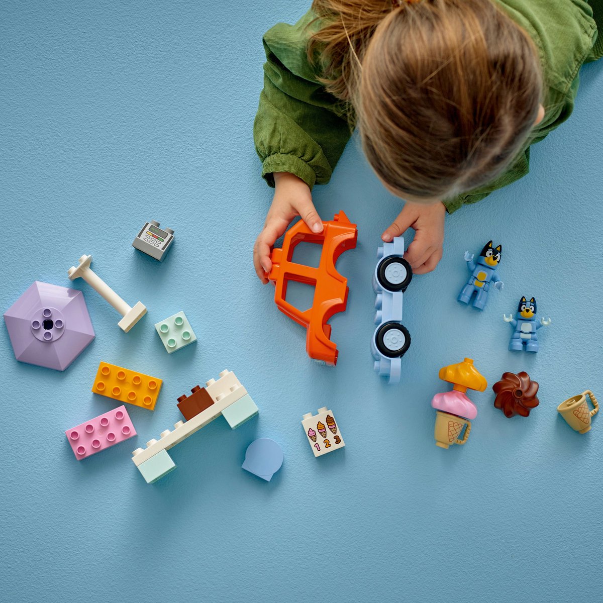 LEGO® DUPLO® Bluey Een IJsje Halen met Bluey - 10458