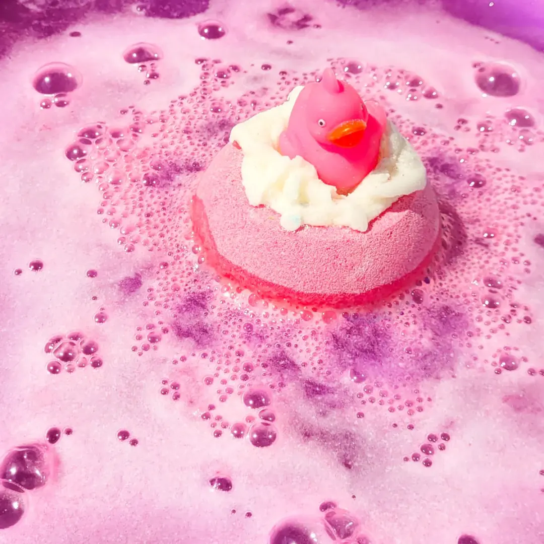 Bomb Cosmetics Pink Ducky Bath Blaster 160g