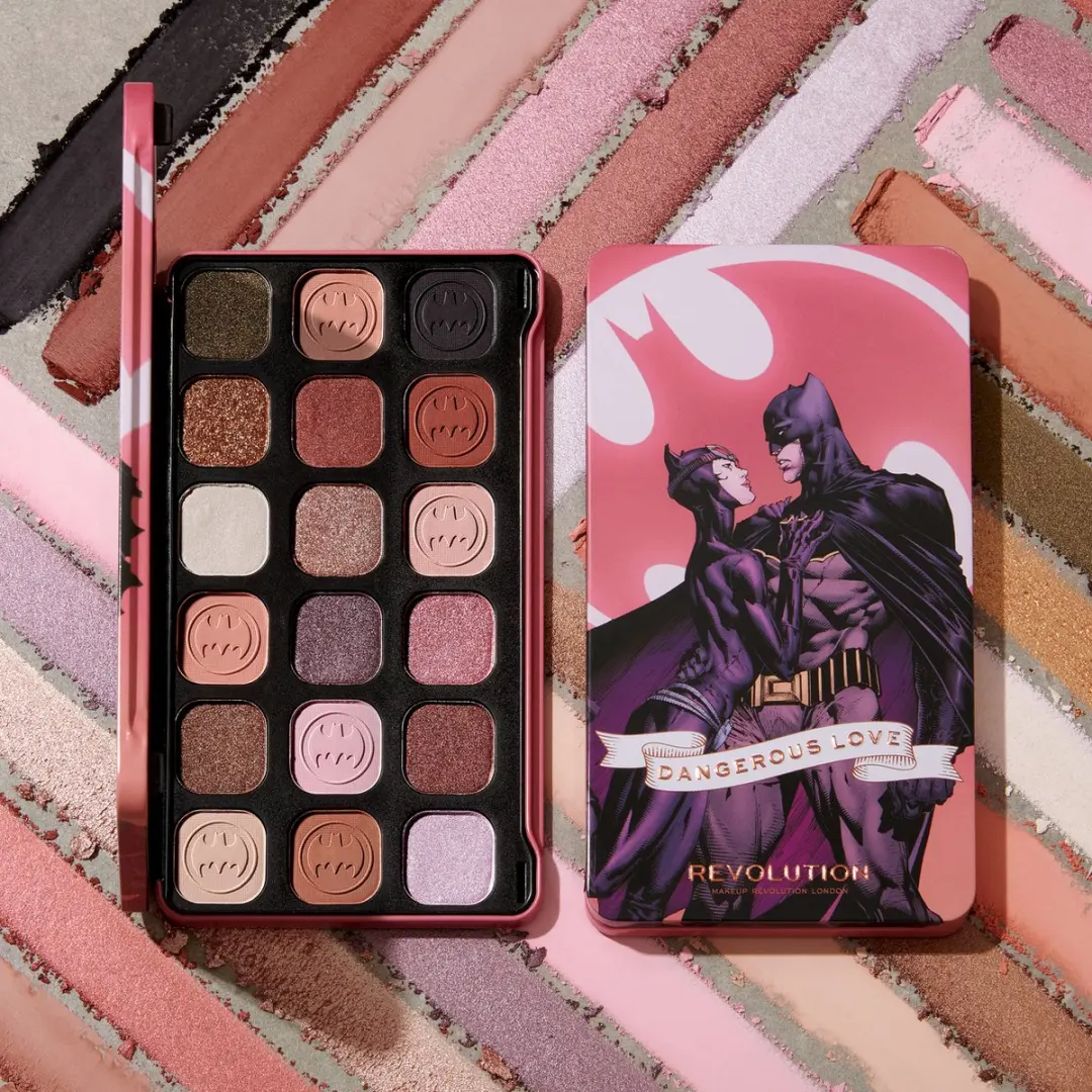 Makeup Revolution x DC Dangerous Love Forever Flawless Palette - 18 Kleuren