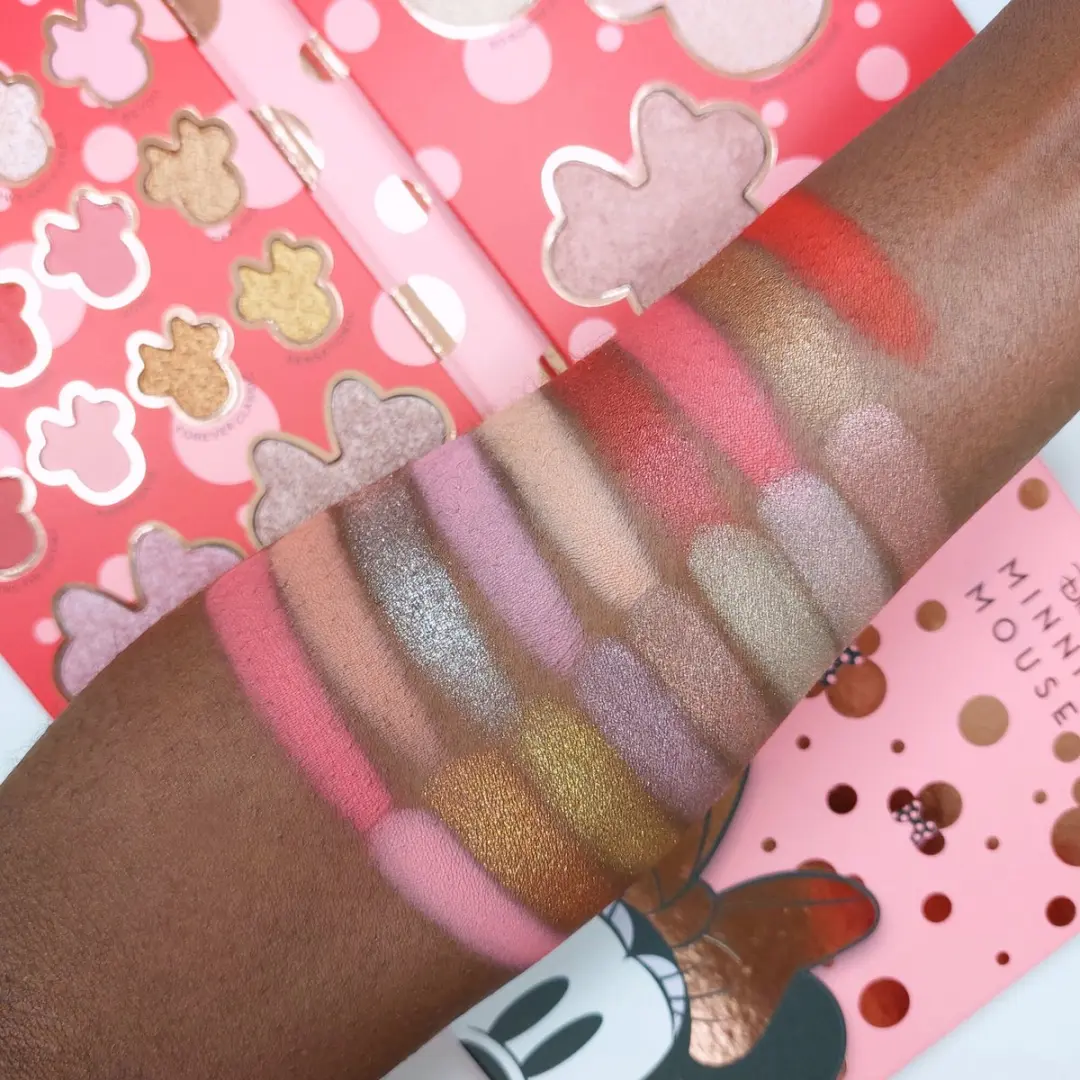 Makeup Revolution x Disney Minnie Mouse All Eyes On Minnie Palette - 17 Kleuren