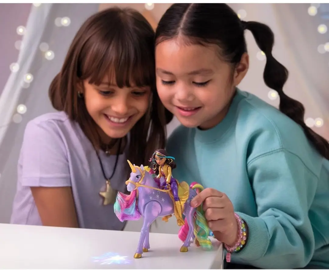 Unicorn Academy Pop Sophia & Wildstar Speelfigurenset 12,7cm - Regenbooglicht - 3x Knoopcel