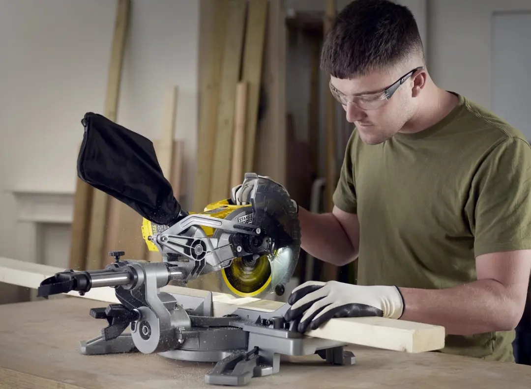 Stanley FatMax SFMCS701M1-QW Afkort- en verstekzaag 190mm