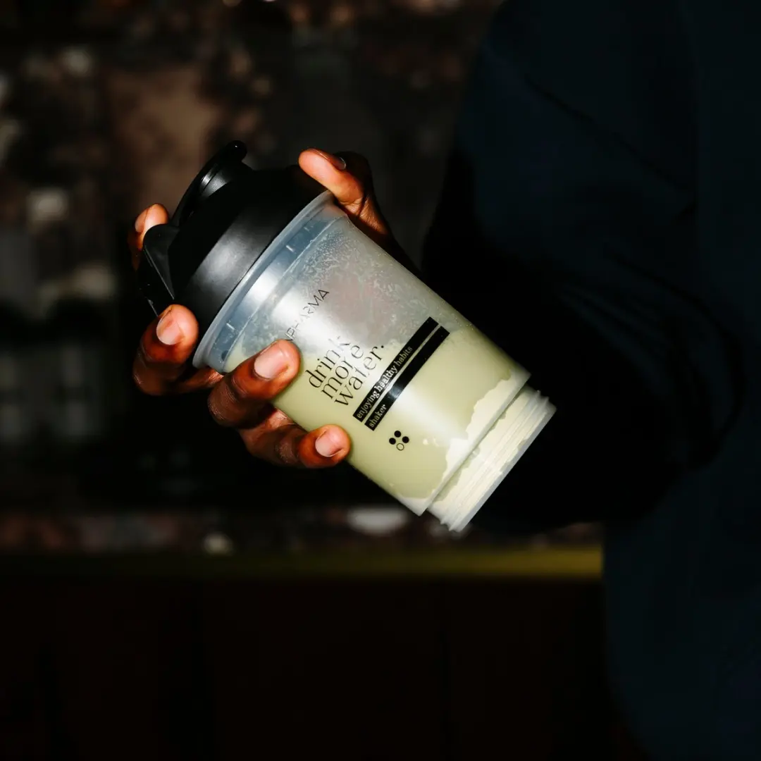 RainPharma Vegan Matcha Mango Eiwitpoeder 422g - 15 Porties