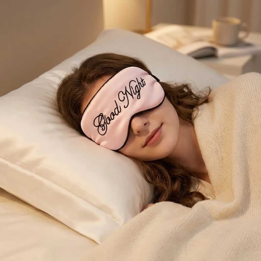 NUVEX Roze Slaapmasker - Satijn - "Good Night" Borduurwerk
