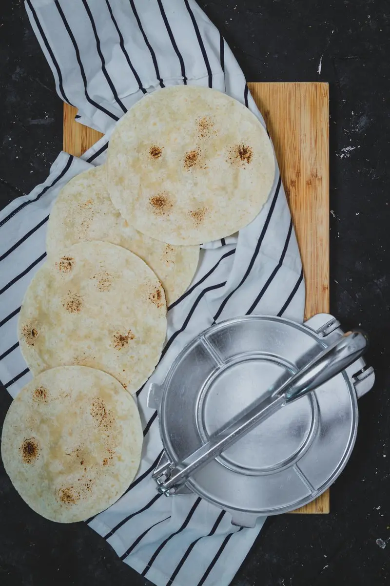 KitchenCraft Tortillapers Mexicaanse Stijl 20x20x9cm - Zilver