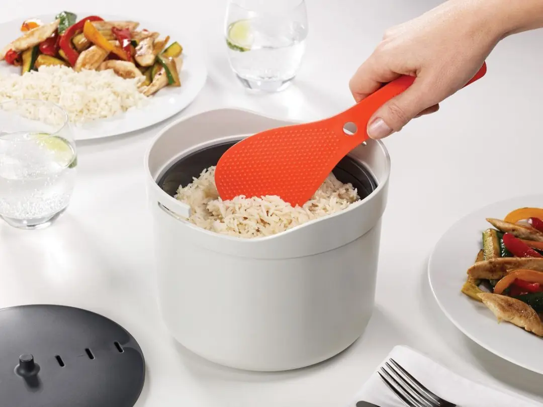 Joseph Joseph M-Cuisine Magnetron Rijstkoker 2L - Set met vergiet - afbeelding 6 van 6