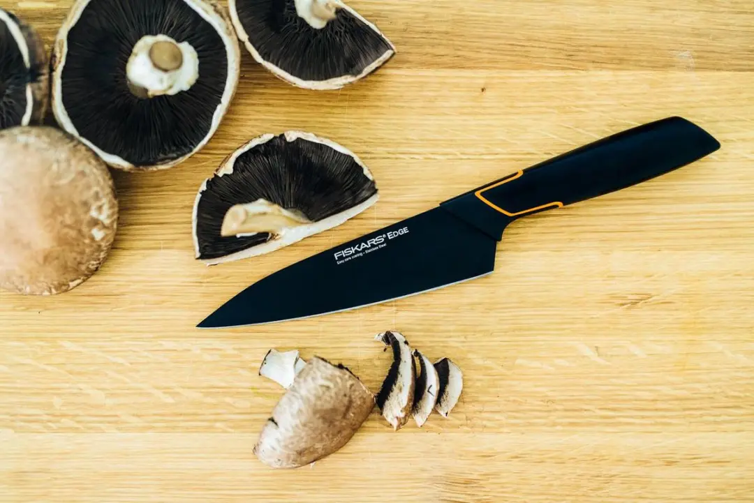 Fiskars Edge Koksmes 15cm - Zwart/Oranje
