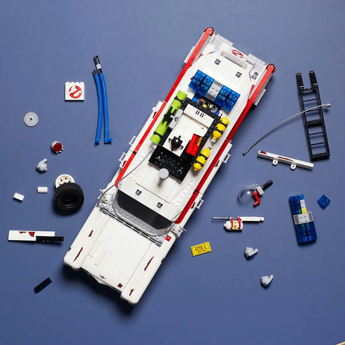 LEGO Icons Ghostbusters ECTO-1 10274 - 2352 Stukken