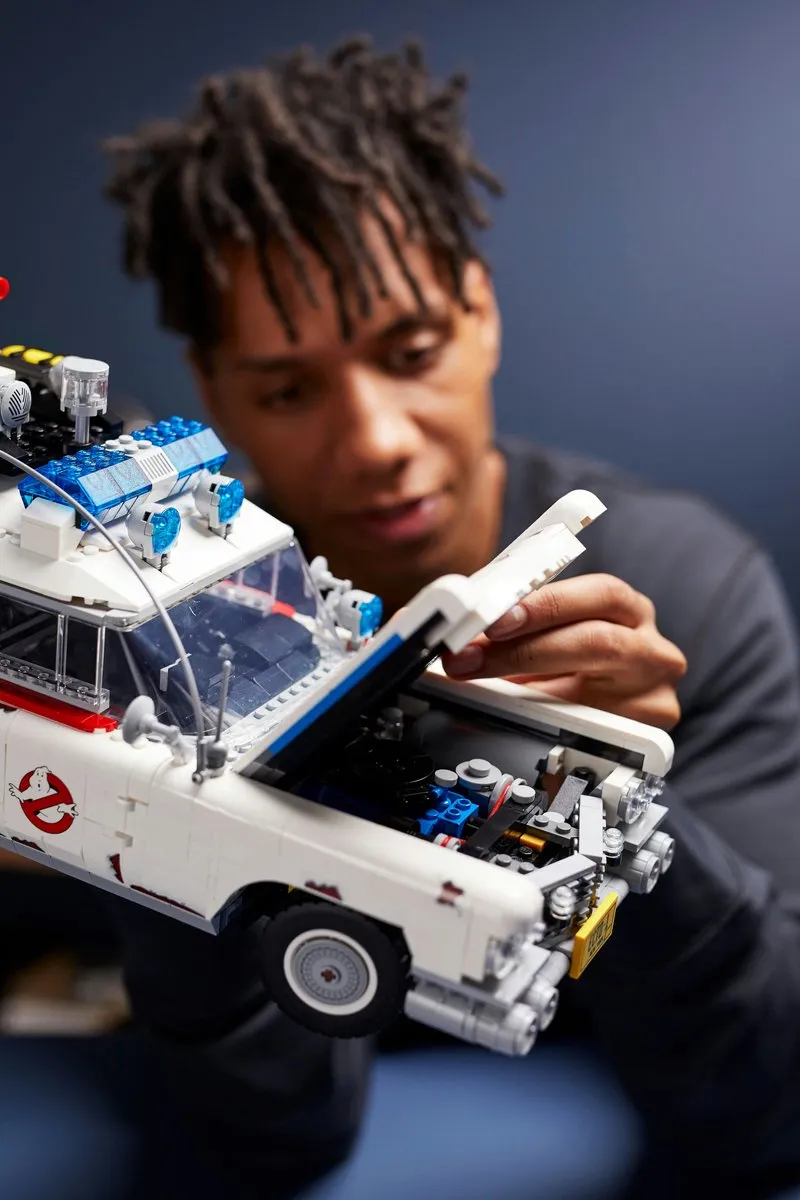 LEGO Icons Ghostbusters ECTO-1 10274 - 2352 Stukken