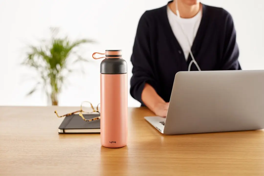 Lékué Isoleerfles To Go 500ml - Coral Pink