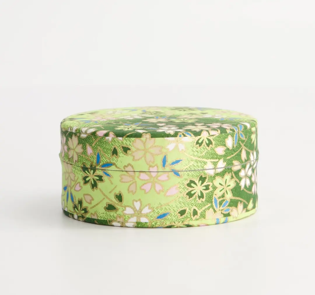 Tokyo Design Studio Matcha met Sakura Theebus